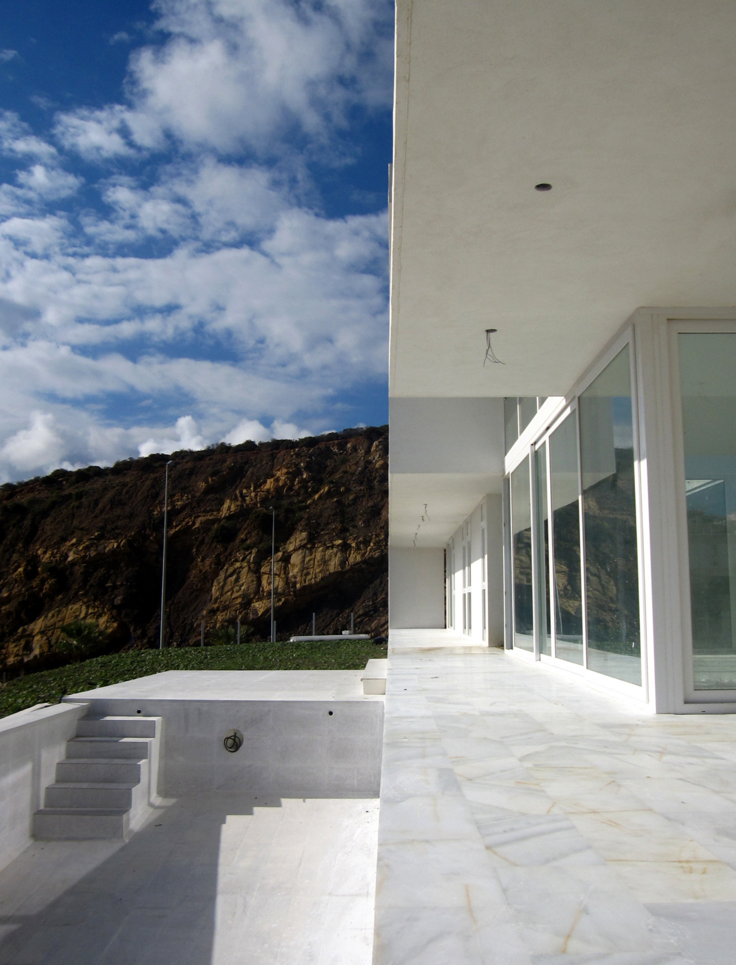 6 viviendas unifamiliares. Un proyecto del estudio de arquitectura FH2L Arquitectos en Casares, Málaga.